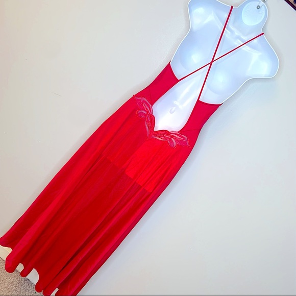 Vintage Miss Elaine Red Long Nightgown Size Medium - Picture 2 of 10
